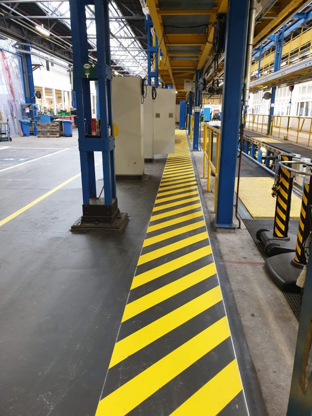 Markeringen en Belijningen Bedrijfshal Tramremise