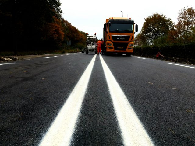 Belijning Wegen Koudplast