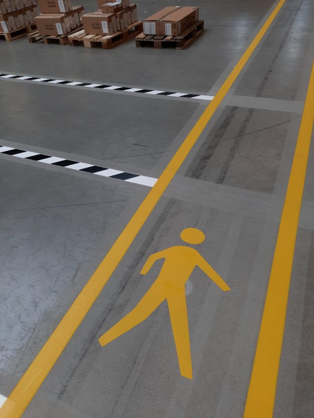 Wegmarkering Bedrijfshal Schiphol